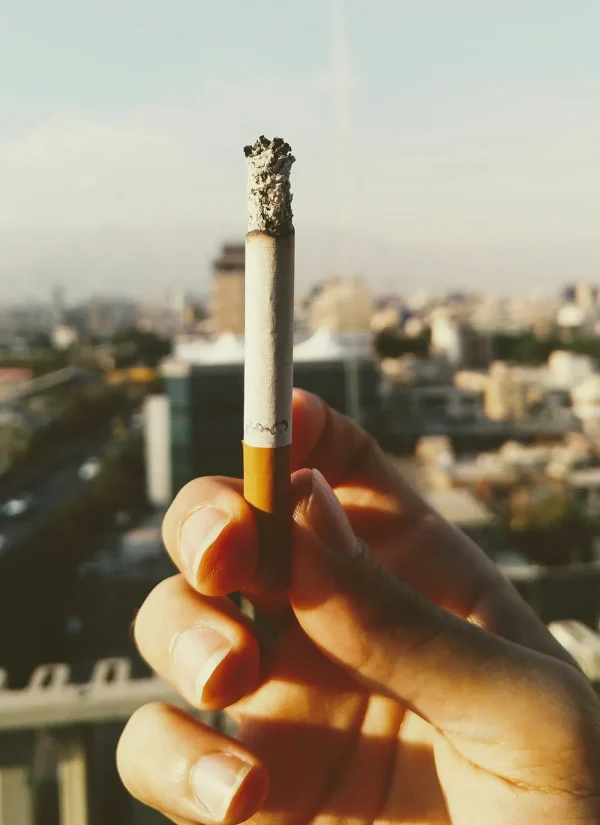 implantes dentales y tabaco